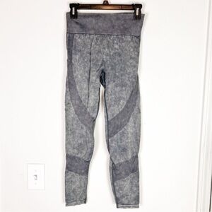 Victoria’s Secret “PINK” Seamless Gray Stretch Legging Workout/Activewear